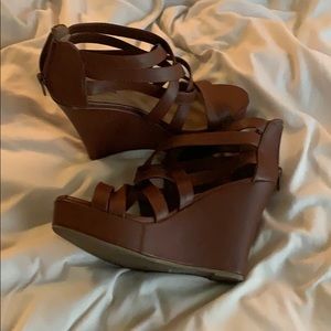 Wedge heels, strappy